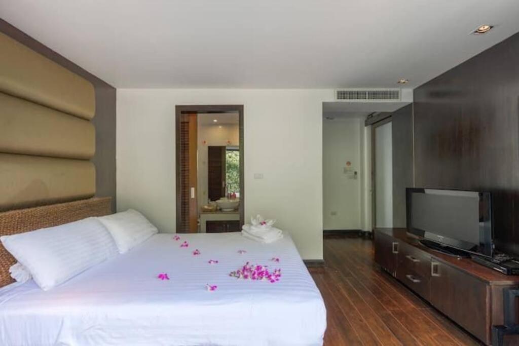 Seaview Villa芭东一线海景豪华6卧别墅 3晚免费接机 女佣管家服务 早餐 Biệt thự *